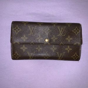 Louis Vuitton Monogram Sarah Wallet